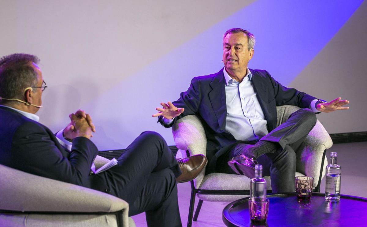 González-Bueno: "L’opa no sortirà, no és bona per al país" González-Bueno: "L’opa no sortirà, no és bona per al país"