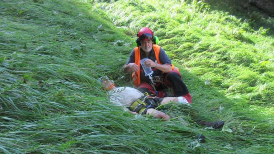 La Guardia Civil localiza al montañero extraviado en los Picos de Europa