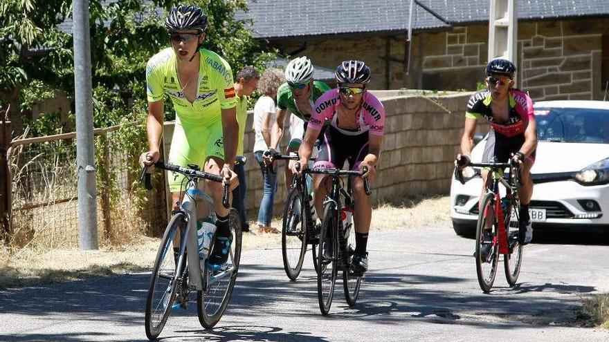 Los cuatro escapados que protagonizaron la primera parte de la etapa de ayer en Sanabria.