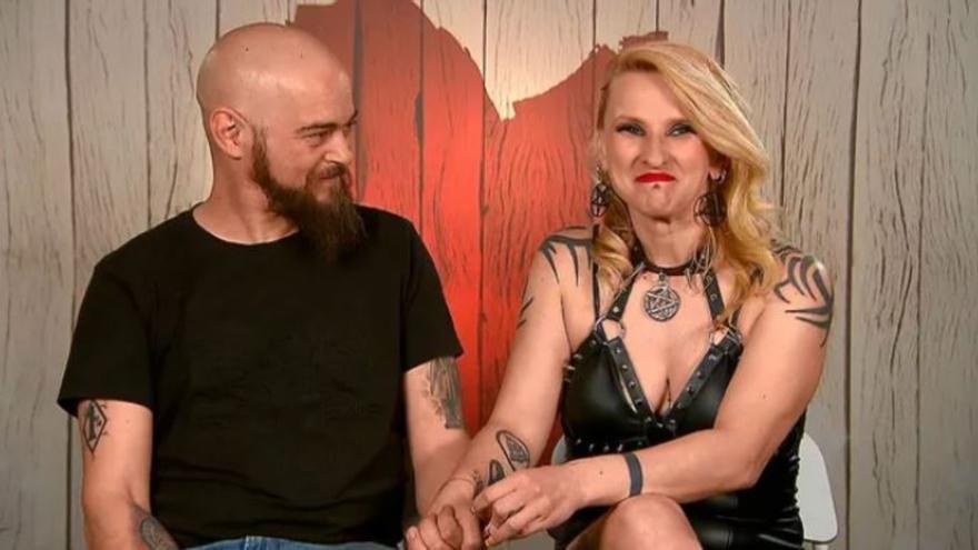 Un soltero de &#039;First Dates&#039; le para los pies a la actividad sexual de su cita: &quot;No te pases, cada ocho horas puede hacerse, pero no todos los días&quot;