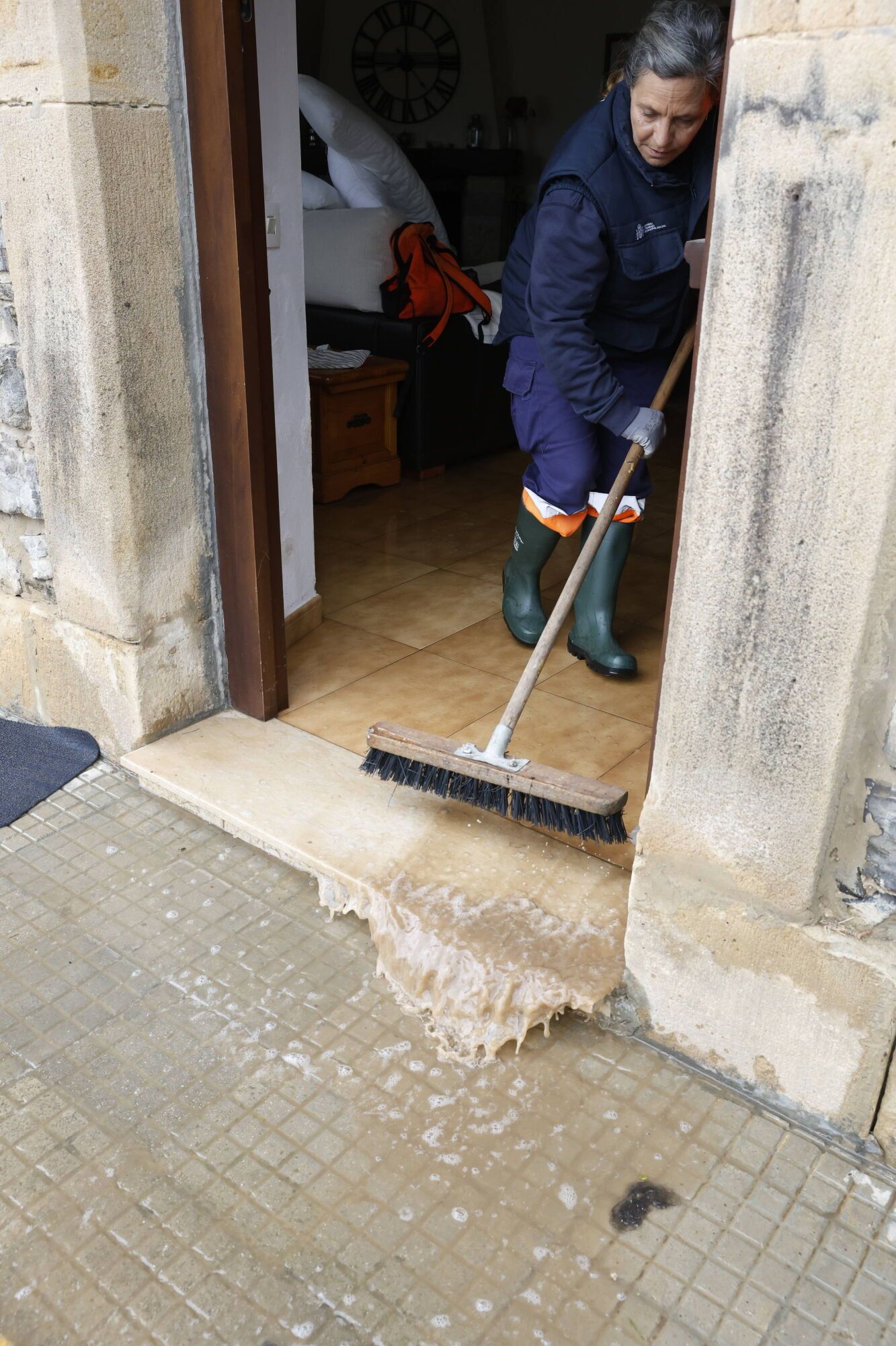EN IMÁGENES: Caos en Colunga por las inundaciones de esta madrugada