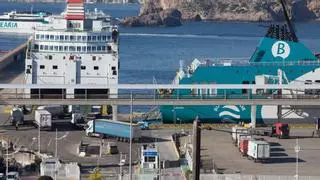 Los ferris podrán conectarse a la red eléctrica en el puerto de Ibiza para poder apagar motores y no emitir gases