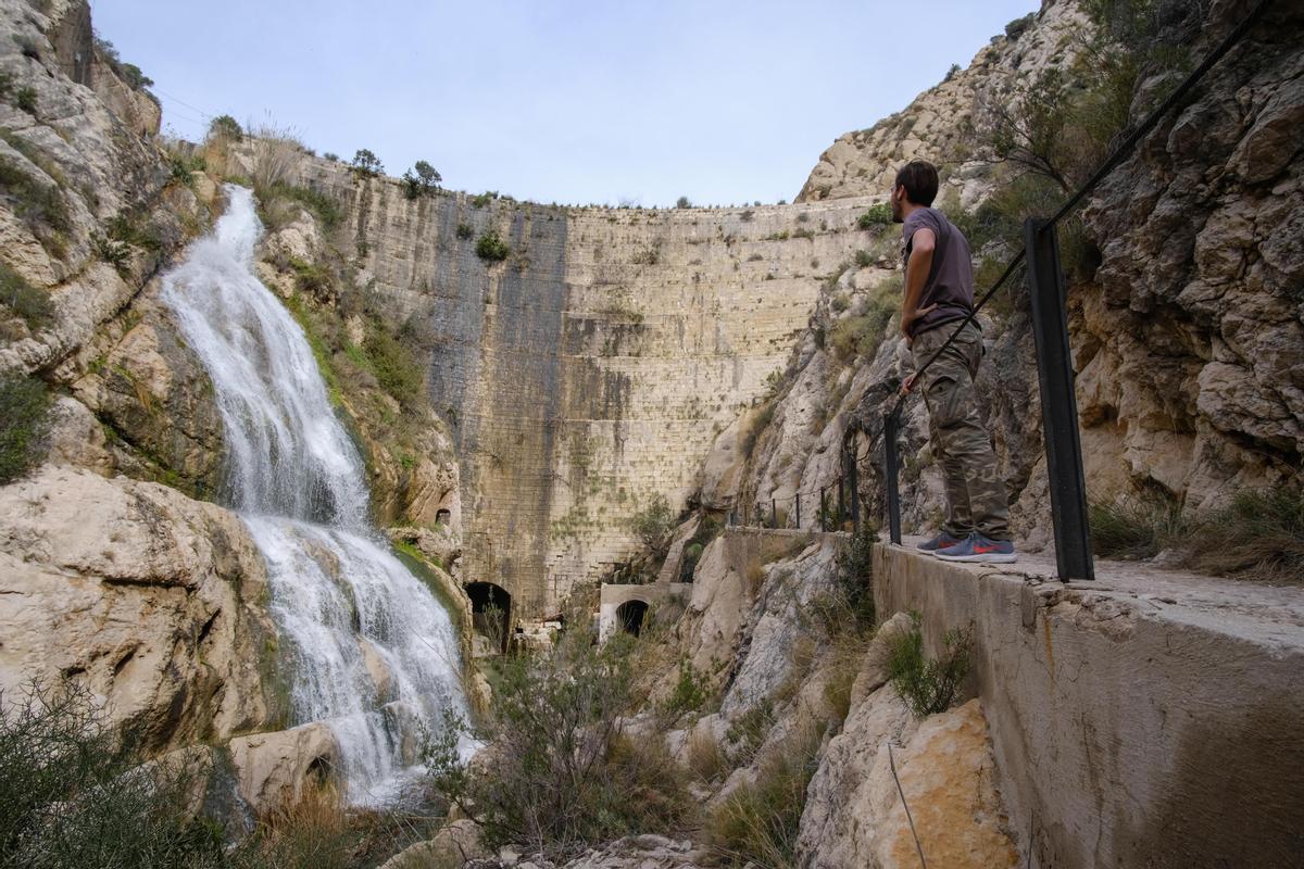El Pantano de Tibi, en una imagen de archivo tras unas copiosas lluvias