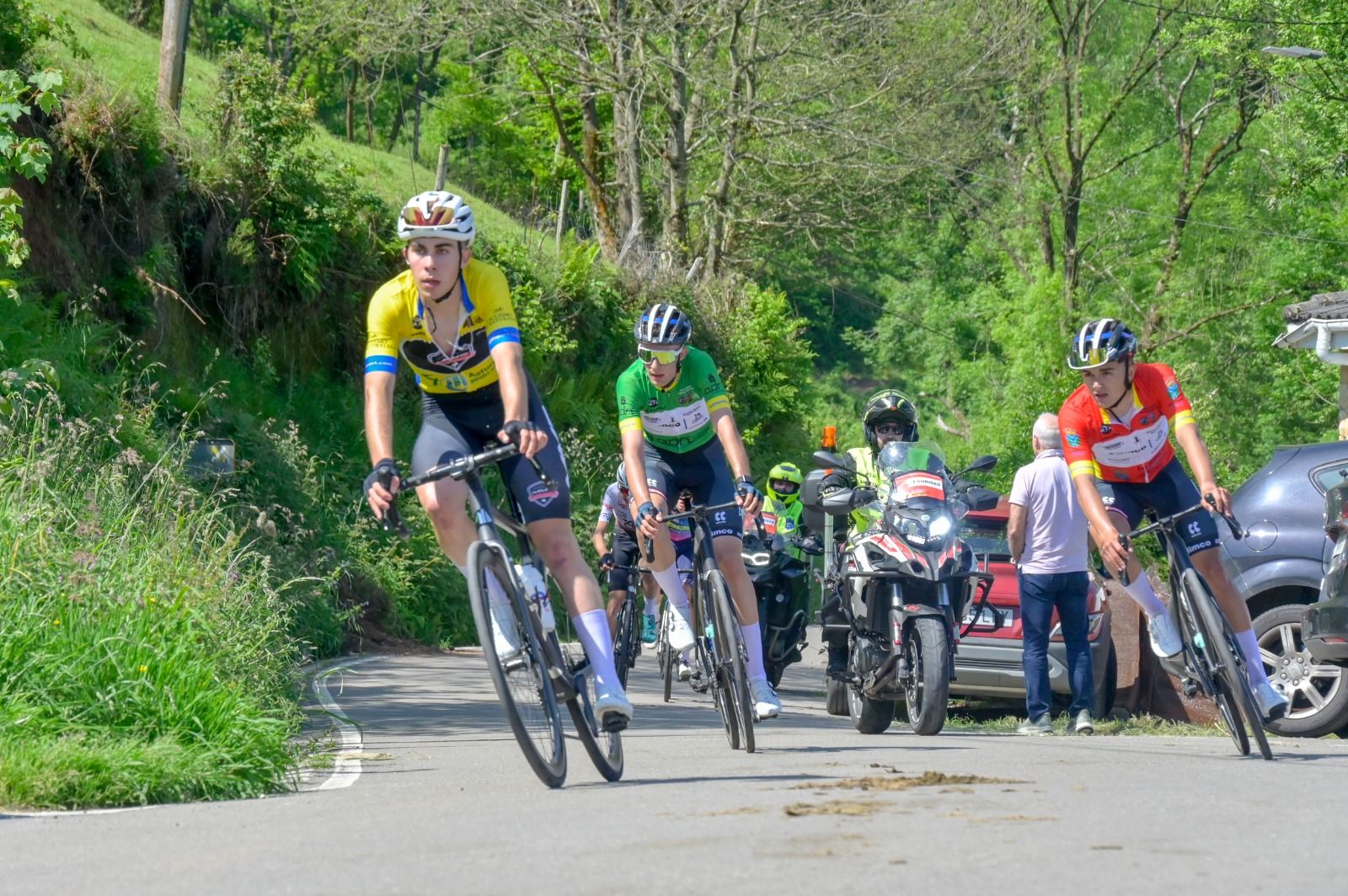 Exhibición de Benjamín Noval en la Vuelta Ciclista a la Montaña Central de Asturias