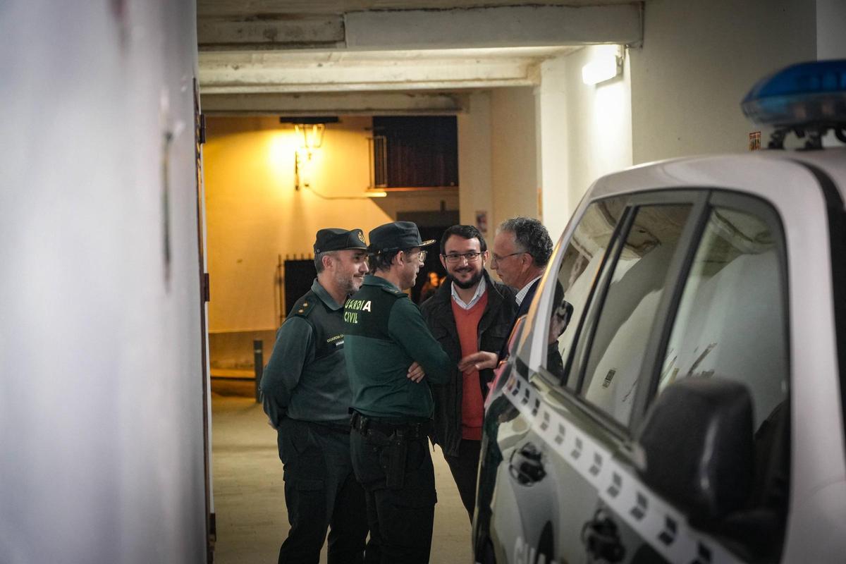 Fotogalería | El despliegue de la UCO en Hornachos, en imágenes