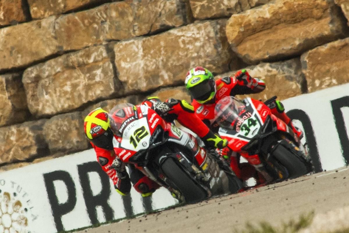 Las imágenes de la Carrera 2 de World Superbike en MotorLand