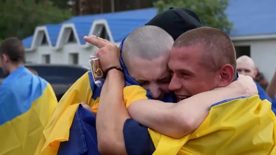 Rusia y Ucrania canjean el primer grupo de prisioneros de guerra menores de 25 años