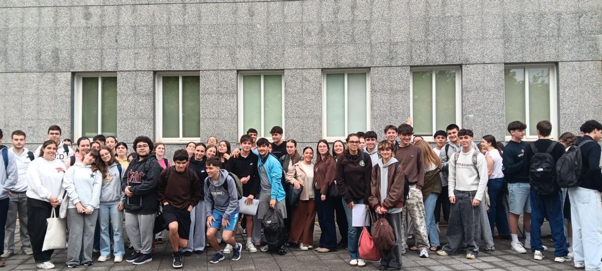 Estudiantes del María Soliño de Cangas.