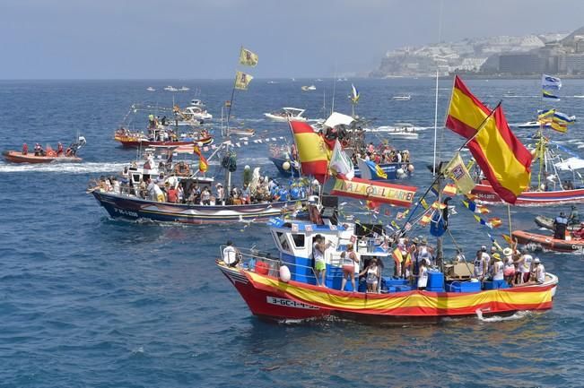 Procesión marítima de la Virgen del Carmen ...