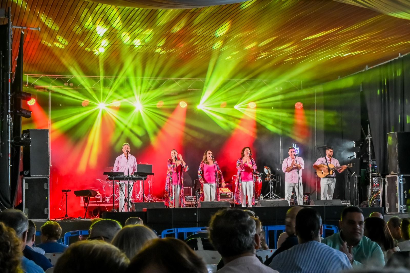 Vecinos y visitantes llenan cada día la Feria Real de Baena