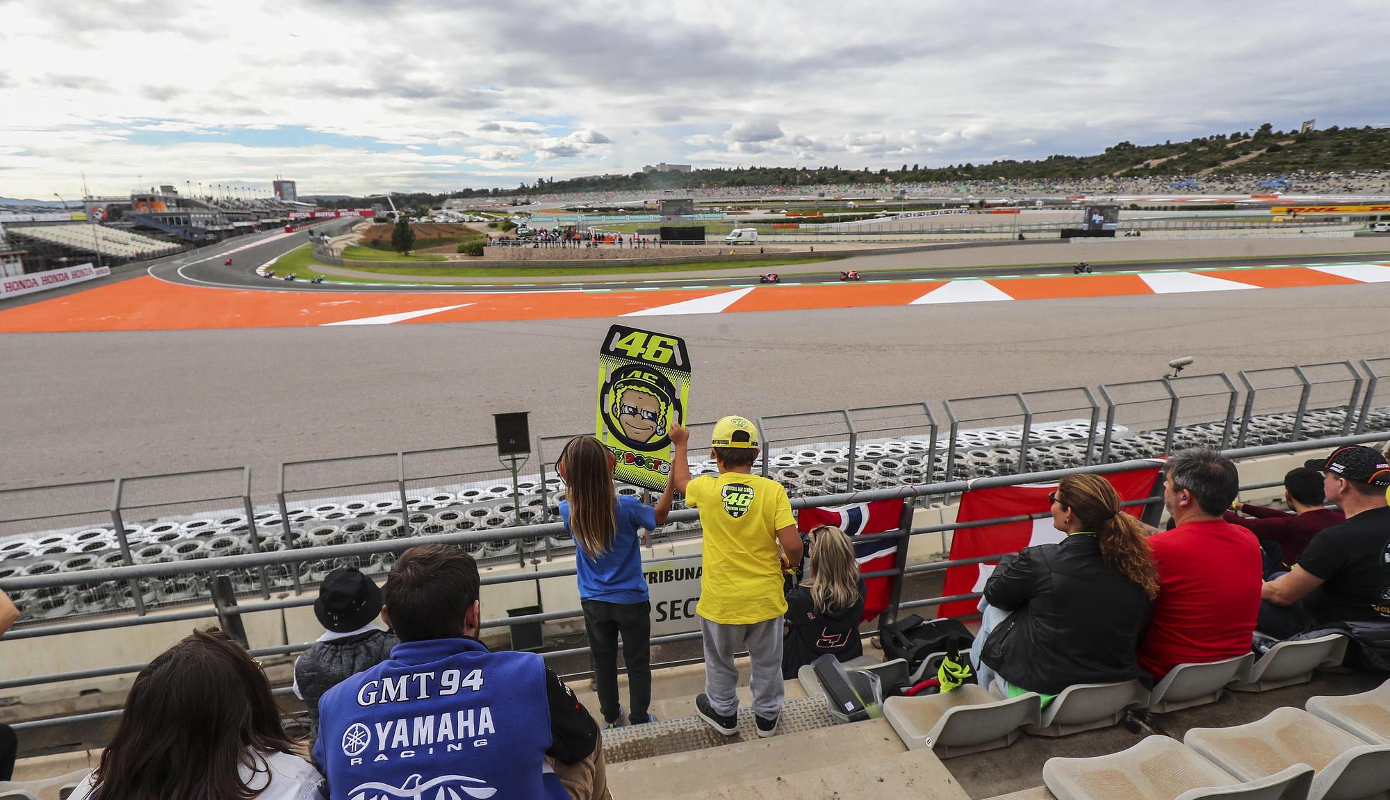 Gran ambiente en el circuito de Cheste