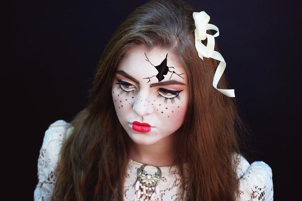Maquillaje para Halloween: muñeca de porcelana
