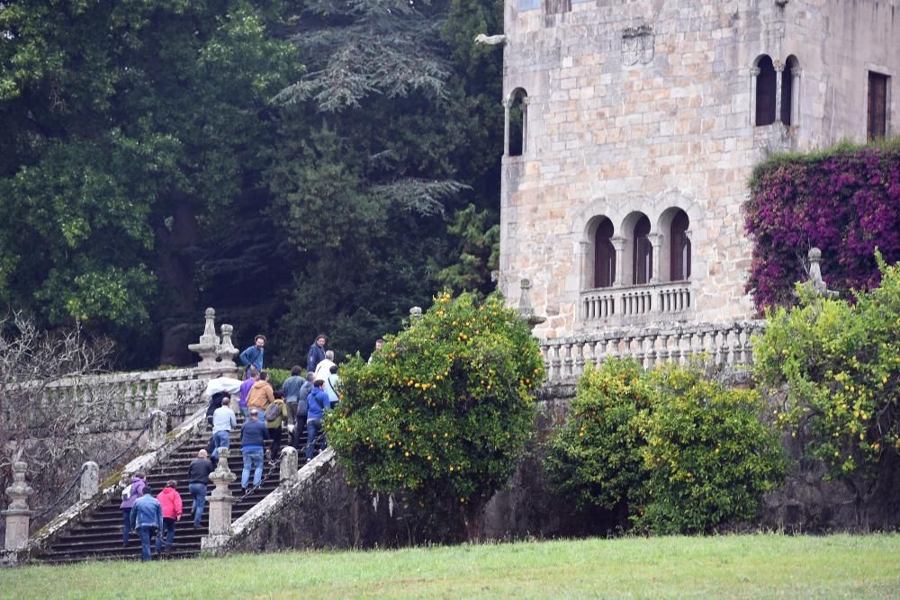 Militantes del BNG ocupan el pazo de Meirás en Sada