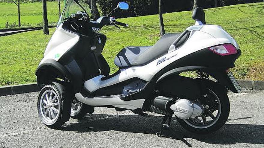 Piaggio MP3 Hybrid.