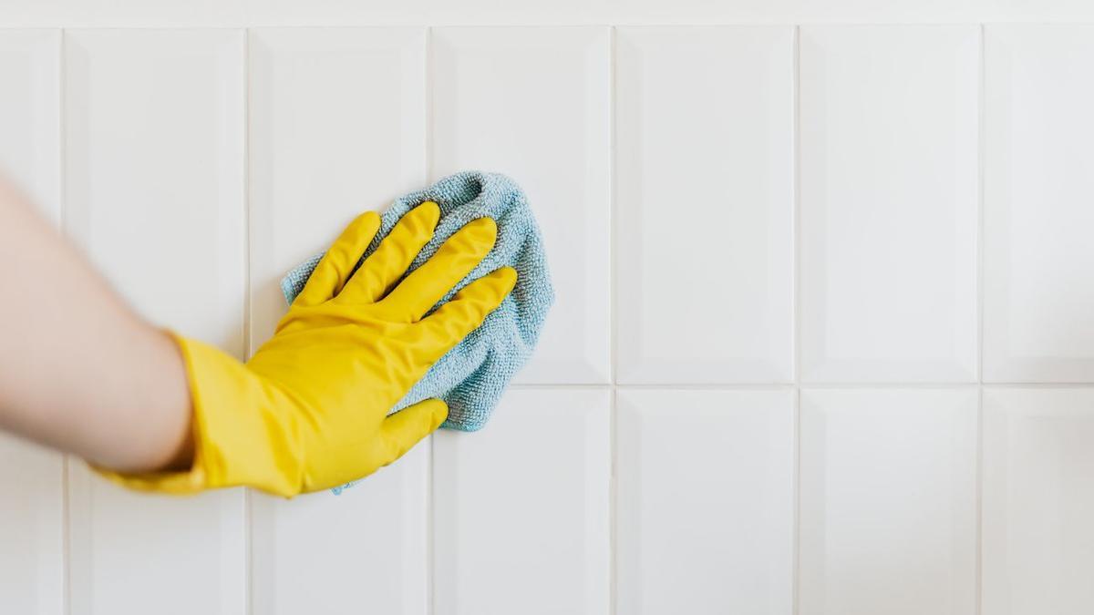 AZULEJO COCINA  Cómo limpiar los azulejos de la cocina para que queden  brillantes sin esfuerzo