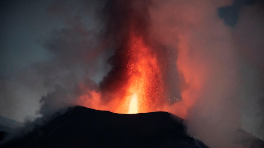 La nube de ceniza afectará al aeropuerto de La Palma hasta el fin de semana