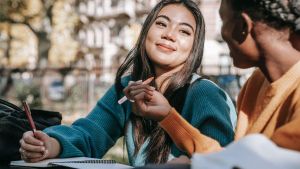 El Bachelor Degree in Public Relations & Màrqueting Communications és una titulació internacional oferta per Euroaula i la Queen Margaret University