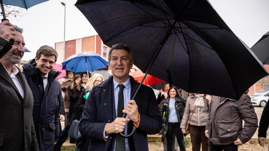 Feijóo insiste en tildar de 'cortina de humo' la regularización masiva: "Es inhumano e indecente"