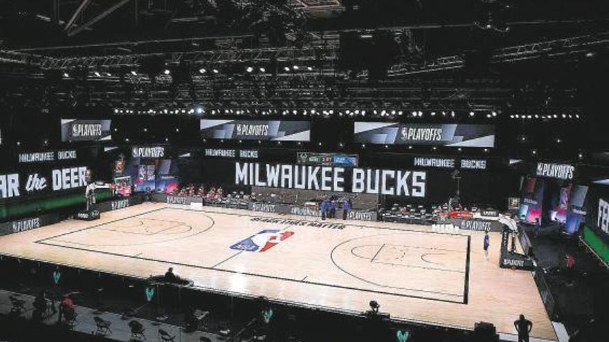 Aspecto de la pista de Orlando donde debían jugar los Milwaukee Bucks.