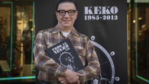 Keko, con Todo al Negro en brazos. 