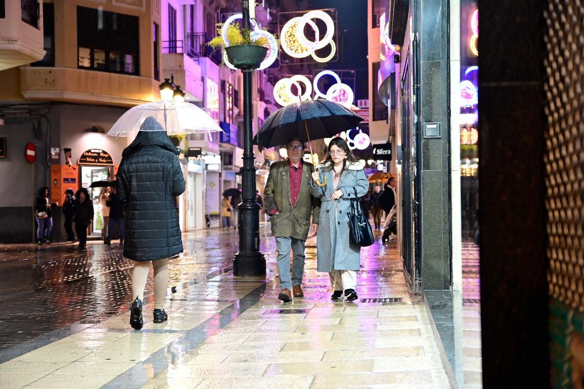 Castelló toma la calle en la ‘vespra’ de la Magdalena: se nota, se siente, la fiesta está presente