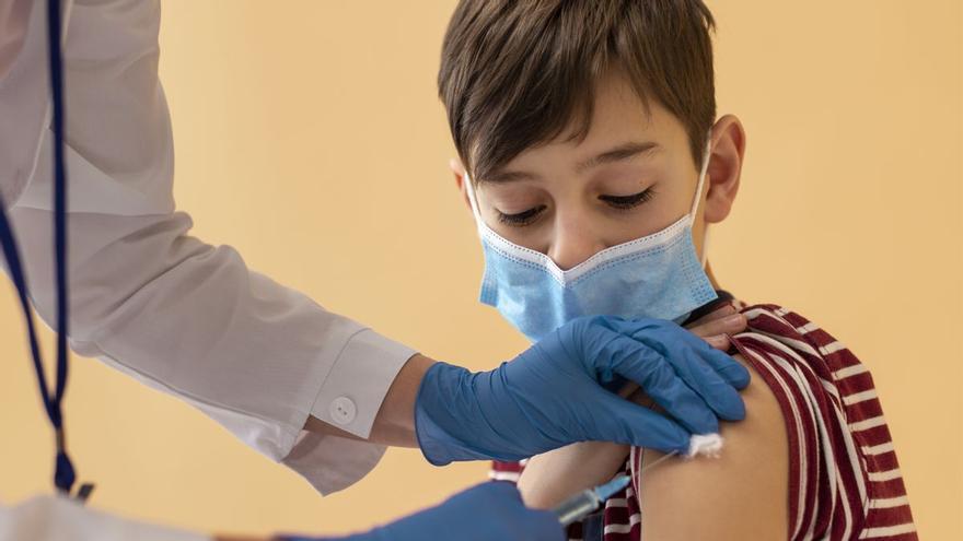 Sanidad comienza a citar hoy a los niños para recibir la vacuna de Pfizer