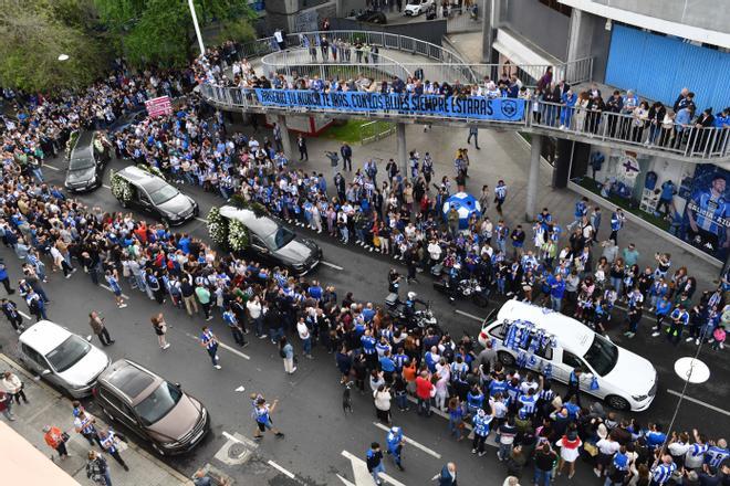 El deportivismo en masa da su último adiós a Arsenio Iglesias en Riazor