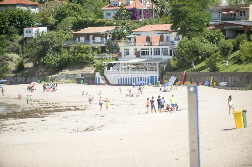 La playa de Perbes, sin socorristas y sin bandera