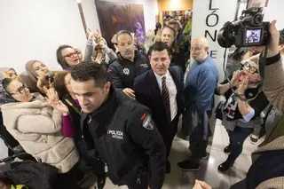 Los votos de PP y Vox evitan el cese del edil de Vox de Molina acusado de difundir un video xenófobo