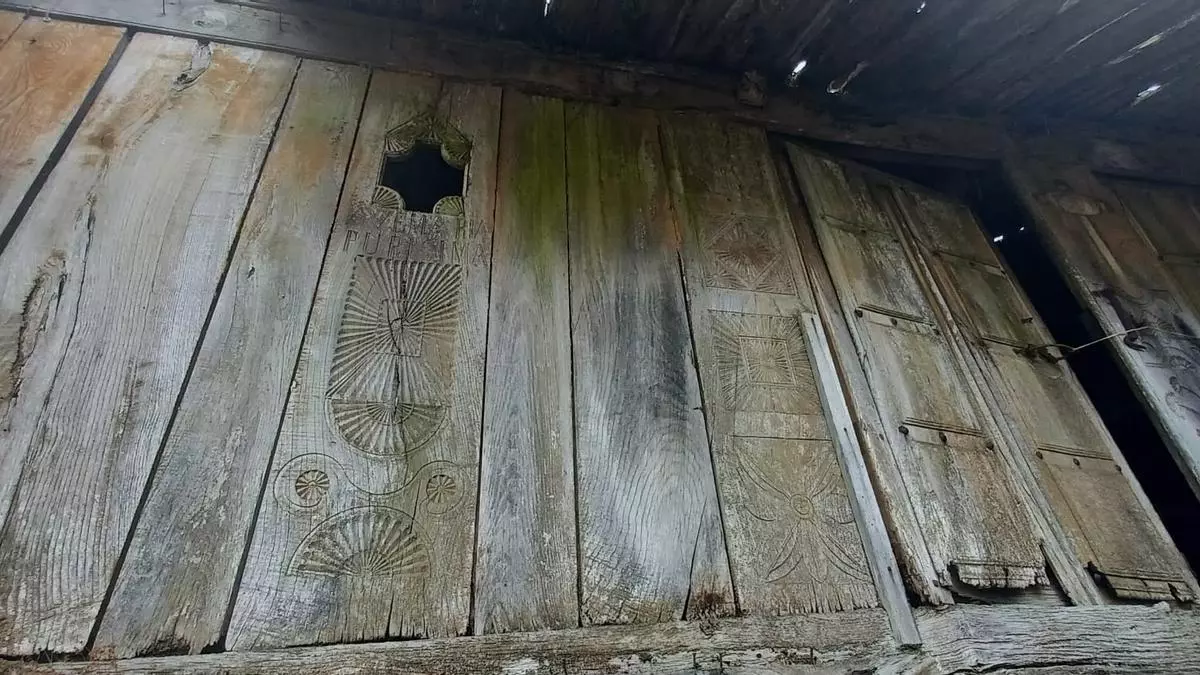 La "panera confesionario" de Llanera, las singulares tallas de Ables y sus más de 120 años de historia