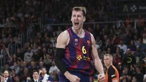Jan Vesely, en un gesto de rabia durante el partido de Euroliga frente al Olympiakos en el Palau Blaugrana. 