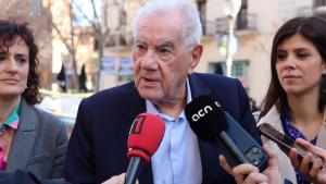 Ernest Maragall denuncia davant els Mossos els cartells pejoratius sobre l’Alzheimer del seu germà
