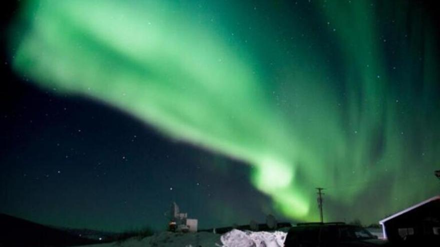 Descubren cómo se crean las auroras que brillan en el cielo