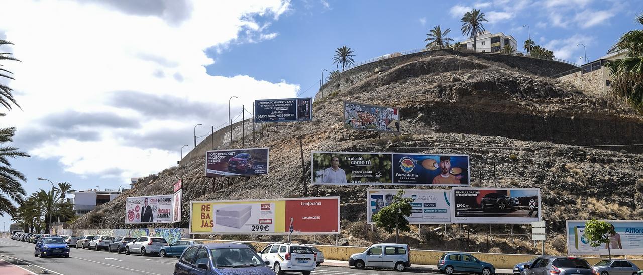 Los vecinos piden en los presupuestos participativos un ascensor hasta paseo de Chil.