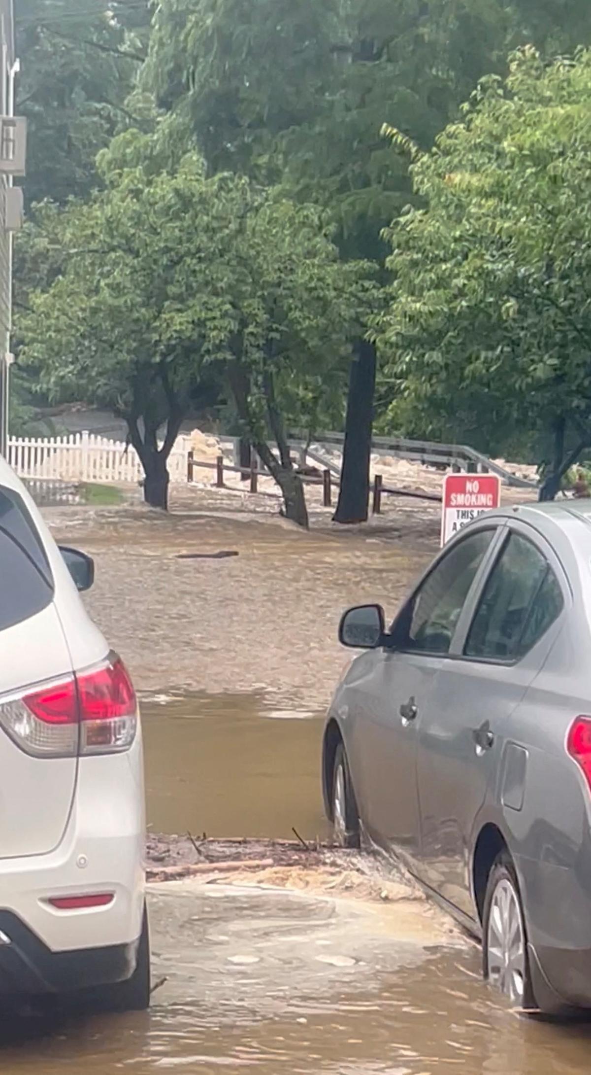 Inundaciones repentinas por fuertes lluvias en el estado de Nueva York.