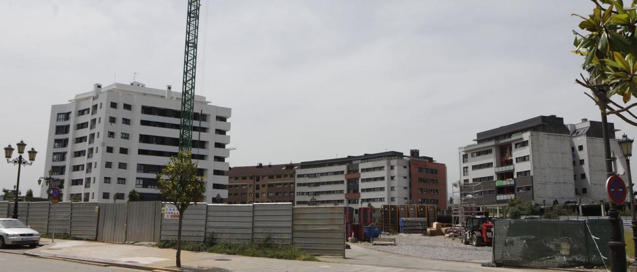 Un bloque de pisos en construcción en Prado de la Vega. | Fernando Rodríguez