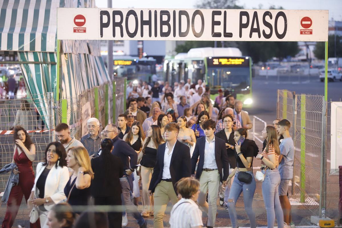 Córdoba Feria de Mayo recinto ferial de El Arenal parada de Aucorsa autobuses