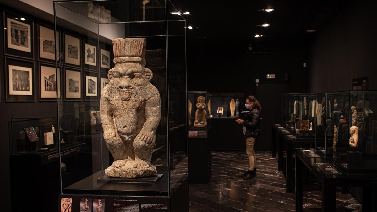 Una de las salas de la nueva exposición del Egipci.