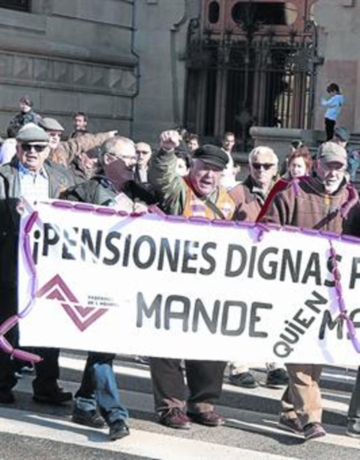 Protesta de jubilados exigiendo el cobro de unas pensiones dignas.