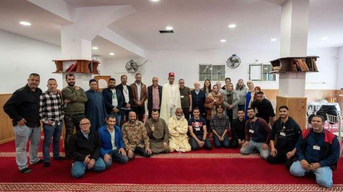 La comunitat musulmana de Figueres va presentar el nou imam a la mesquita de la Marca de l'ham en una jornada de portes obertes