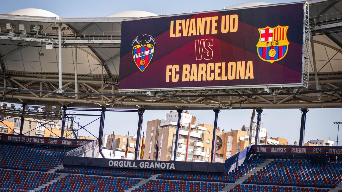 Las claves del 'once' del Barça ante el Levante: Marc Casadó, de medio centro; Rashford, titular