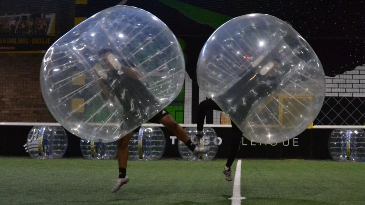 'Bubble fútbol', dentro de burbujas gigantes, en Golagol.