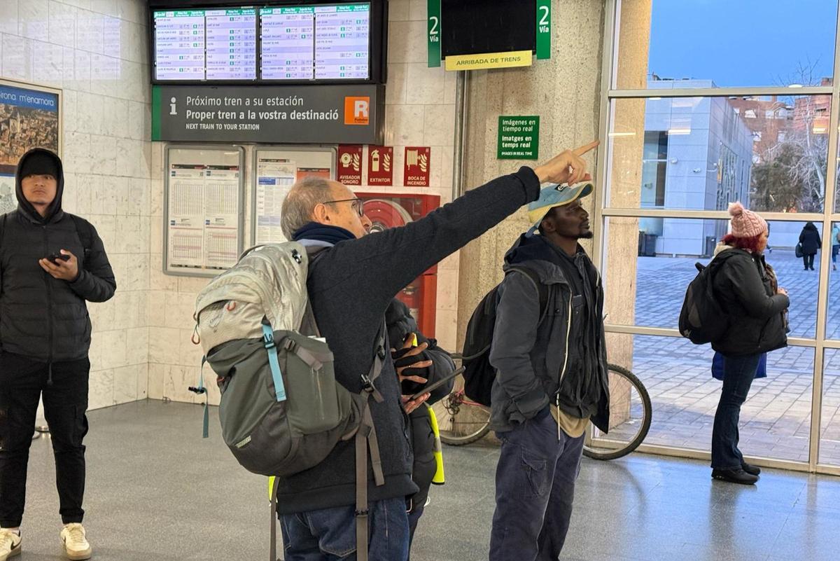 Les imatges de l'estació de Girona aquest dilluns al matí