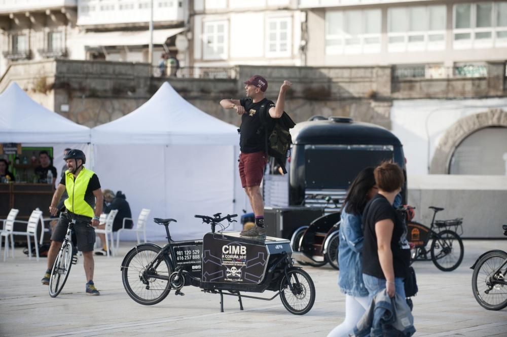 Los mensajeros se apuntan a las carreras en bicicleta