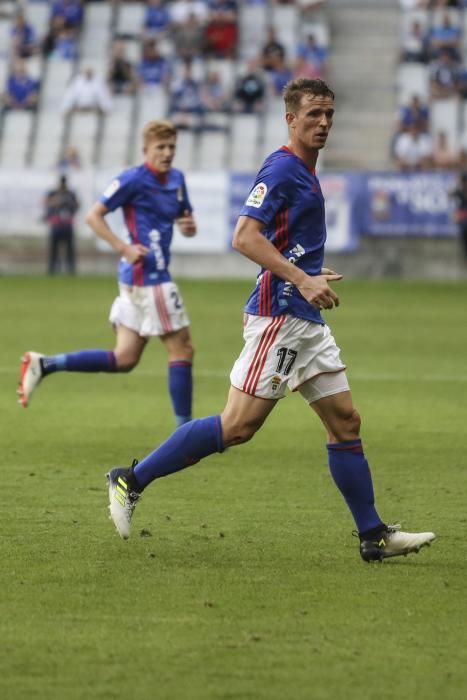 El partido entre el Real Oviedo y el Rayo Vallecano, en imágenes