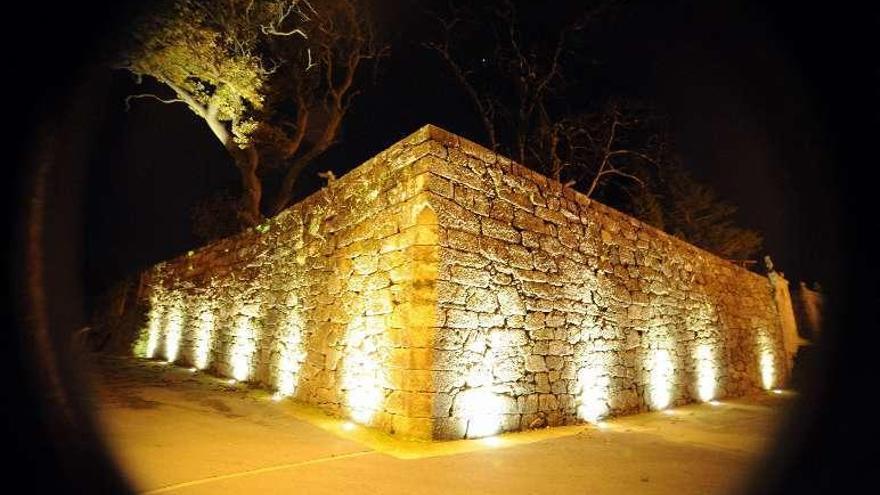 Sistema de iluminación que se estrenó en la iglesia de Lores. // I.A.