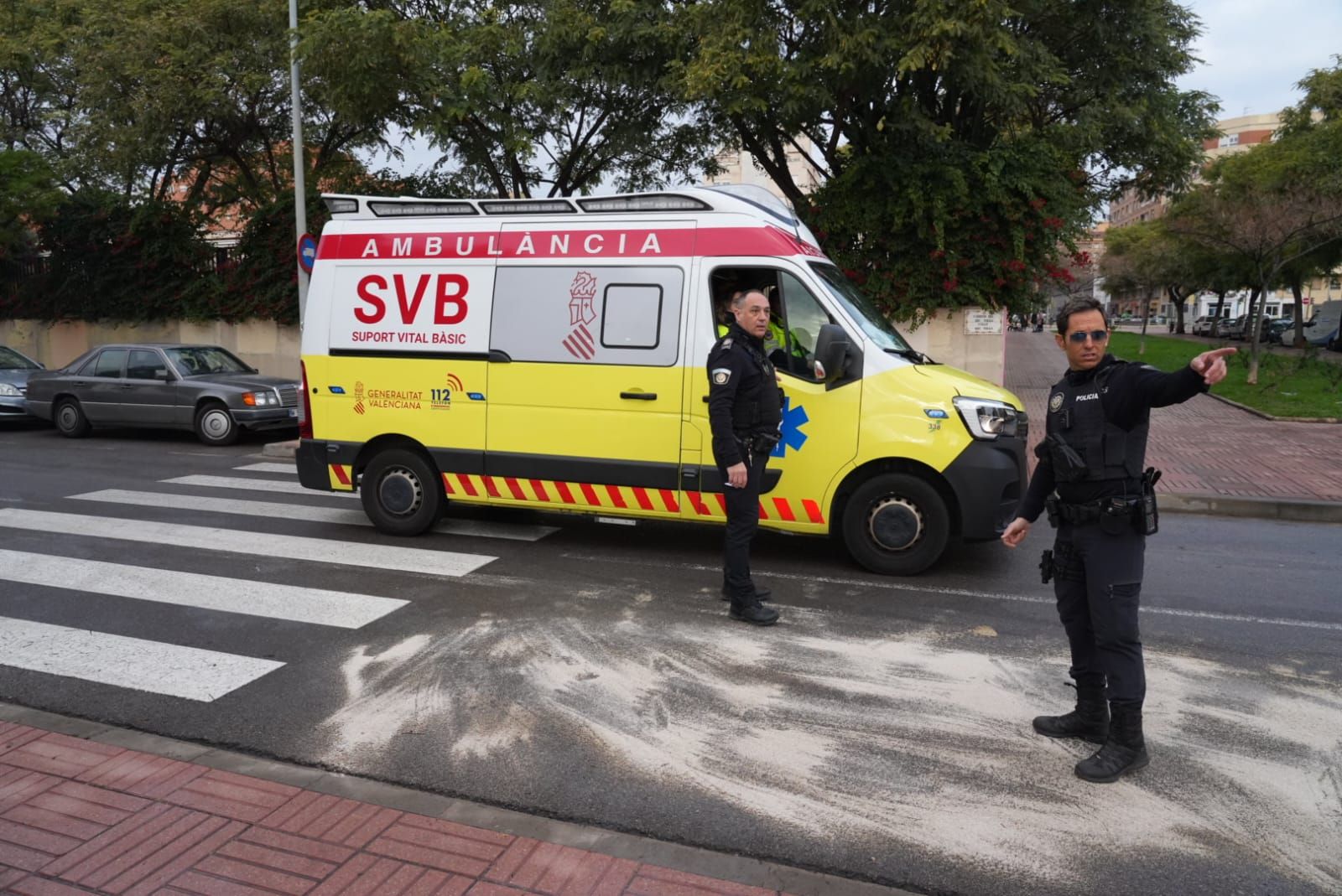 Accidente entre dos turismos y un patinete en Castellón