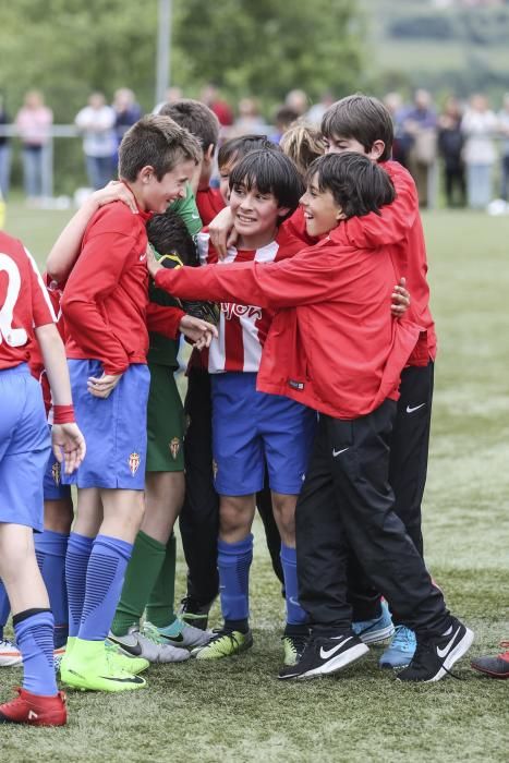 El alevín del Sporting se lleva el título