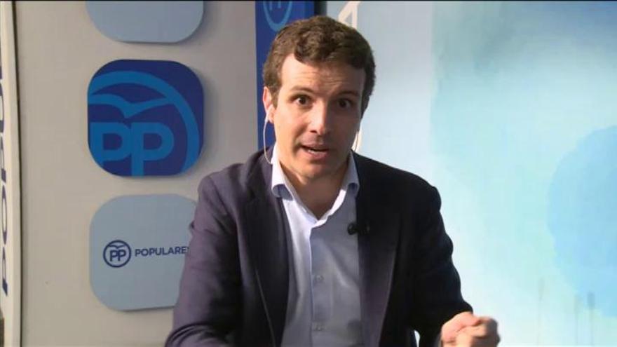 Casado niega haber recibido trato de favor para conseguir su máster