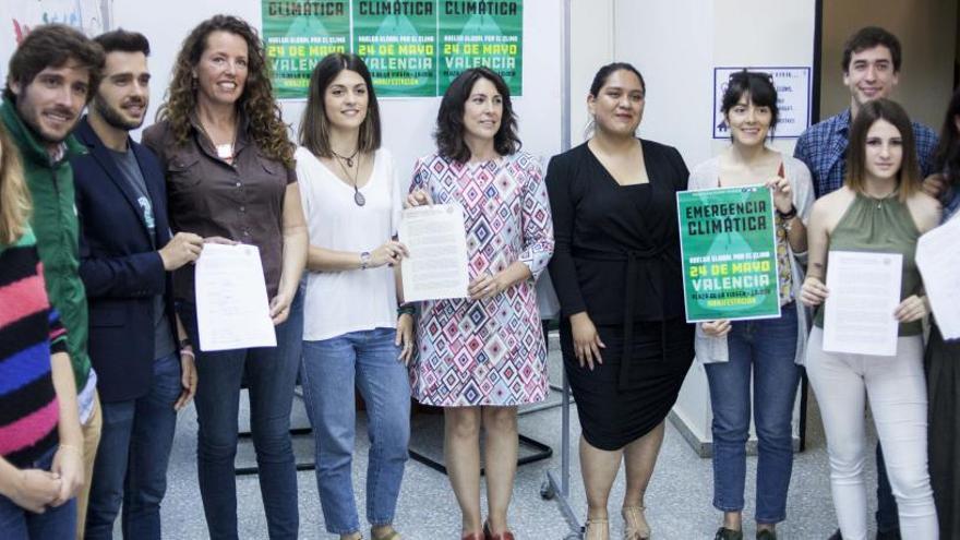 Presentación del documento para reclamar la emergencia climática.